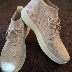 FitFlop Size 8 Tennis Shoe